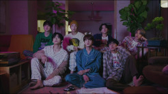 Video Musik BTS Life...