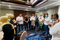 Debat II Pilkada Medan, Akhyar Pakai Songket Minang, Salman Kenakan Batik