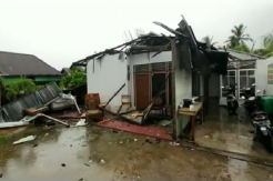 Diterjang Puting Beliung, Belasan Rumah di Singkawang Rusak dan 1 Warga Terluka