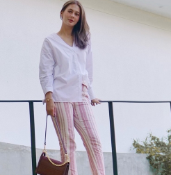 Koleksi Fashion  Warna Putih Jadi Favorit Selamanya
