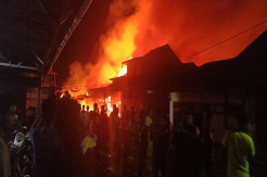 Tengah Malam, Kobaran Api Meluluhlantakkan Belasan Rumah Warga Nias