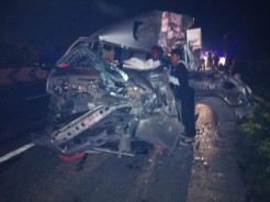 Hiace Terlibat Tabrak Belakang  di Tol  Cipularang 7 Luka-luka