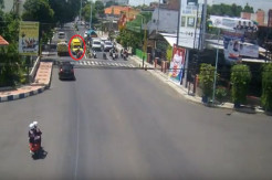 Melawan Arus, Ambulans Bawa Pasien COVID-19 Tabrak Motor Polisi