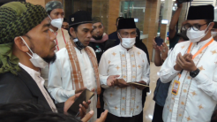 Ustad Abdul Somad Antar Paslon Jagoannya di Debat Pilkada Bukittinggi