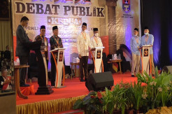 Dikonfirmasi Terkait Pelanggaran Prokes saat Debat Publik, Ketua KPU Bukittinggi Emosi