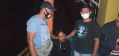 Bejat! Pria Ini Pamer...