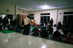 Astaga, Panik Dirazia Pilih Kabur, Kekasih Ditinggal Sendirian di Kamar Hotel