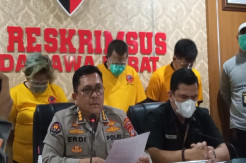 Sekali Kencan untuk...