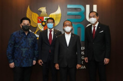 Setelah 31 Tahun, Erick Thohir Foto Bareng Lagi dengan Sandi dan Lutfi