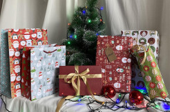 Jelang Natal, Omzet Penjual Cokelat dan Kartu Ucapan Naik Drastis