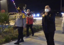 Pengunjung Kocar-kacir saat Melihat Iring-iringan Bupati-Kapolres Datang Razia