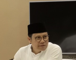 Wakil Ketua DPR : Kebijakan Penghapusan Jalur PNS Guru Layak Ditolak