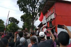 Ini Pemicu Warga Tanah Sareal Mengamuk hingga Rusak Kantor Ormas