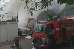 Kios Tambal Ban dan Bensin Terbakar Hebat, Kobaran Api Sambar Tangki BBM, 5 Terluka