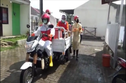 3 Warga Kota Salatiga Positif COVID-19, PMI Semprot Perumahan dengan Disinfektan