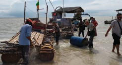 Tetap Bandel, 6 Ponton TI Tungau Ilegal Akhirnya Dibongkar Paksa