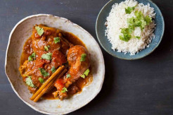 Resep Ayam Masak Merah ala Negeri Jiran, Lezatnya Bikin Ketagihan!