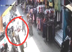 Curi Rokok Dimasukkan...