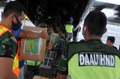 Evakuasi Korban Gempa Sulbar, TNI Siapkan Ambulans untuk Ibu Hamil
