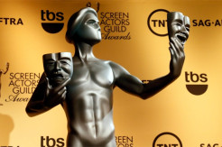 Bentrok dengan Grammy,...