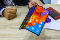 Ponsel Lipat Huawei Mate X2 Gunakan Kamera 50 MP, Kirin 9000, dan Layar 120 Hz