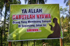 Kesal Sampah Dibuang Sembarangan, Plang Tanda Minta Dicabut Nyawa Bertebaran
