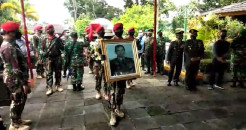 Hujan Deras Iringi Pemakaman Wismoyo Arismunandar di Astara Giribangun