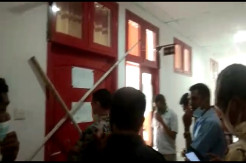 Kecewa dengan Pimpinannya, Anggota DPRD TTU Segel Ruang Kerja Ketua dan Wakil Ketua