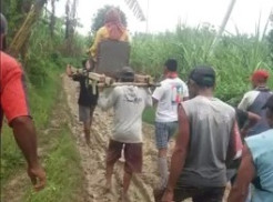 Perjuangan Berat Ibu Hamil di Grobogan, Terpaksa Ditandu 5 Km Demi Lahiran