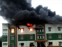 Asrama Putra Pesantren Mustafawiyah Purba Baru Terbakar