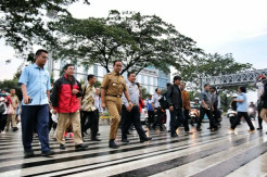 Raih Pahlawan Transportasi Dunia, Anies Puji Pejalan Kaki dan Pengguna Transportasi Publik