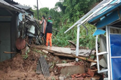 Cuaca Esktrem, Banjir dan Longsor Terjang Rumah Warga di Subang, 1 Orang Luka-luka