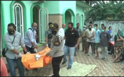 Geger! Pria Paruh Baya Meninggal Misterius di Teras Masjid