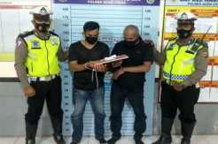 Kantongi Ganja, Polantas Aceh Utara Tangkap 2 Pemuda di Perempatan Lhoksukon