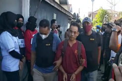 Penganiayaan dan Pembunuhan Sadis Direkonstruksi, Akiong Santai Peragakan 46 Adegan