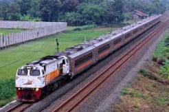 Imbas Banjir Jakarta Ganggu Layanan Layanan Kereta Api Jarak Jauh