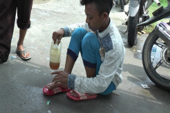 Miris, Tak Ada Salep untuk Gatal, Korban Banjir Demak Terpaksa Obati Kulit Pakai Solar
