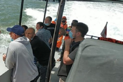 Kapal Pengangkut 20 Warga Ukraina Terbalik di Teluk Balikpapan