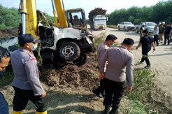 Tulang Manusia Ditemukan di Mobil Pikap Misterius yang Terkubur di Kanal