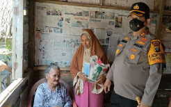 Bikin Haru! Berpenghasilan Rp15.000 Sehari, Janda Hidupi Dua Anak dan Ibu yang Buta