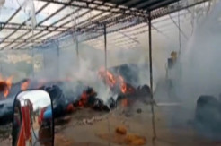 Kena Percikan Api, Pabrik Sabut Kelapa di Lampung Terbakar