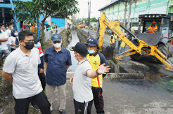 Weekend, Bobby Turun Normalisasi Sungai dan Drainase Kota Medan