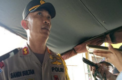 Warga Intan Jaya yang...