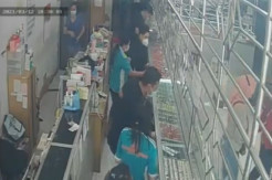 Jarah Emas 4,3 Kg, Empat Pria Bermasker Diringkus Berkat Rekaman CCTV