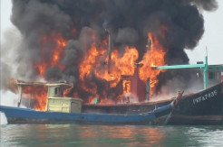 Curi Ikan di Perairan Indonesia, 6 Kapal Ikan Asing Dibakar di Laut Belawan