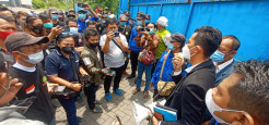 Setahun Dirumahkan, 15 Buruh Pabrik di Sidoarjo Akhirnya Jadi Karyawan Tetap