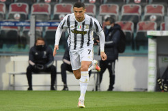 Jadi Pemain Terbaik Serie A, Cara Ronaldo Ingin Terus Bela Juventus