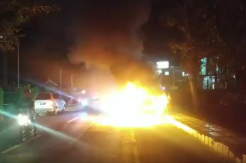 Hendak Isi BBM, Mobil Ini Diusir Petugas SPBU Lalu Meledak dan Terbakar