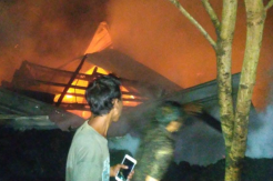 Terdengar Suara Ledakan, Pabrik Pengolahan Kelapa Sawit di Lebak Ludes Terbakar