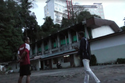 Disambar Petir, Pohon Tumbang Timpa Sport Hall Bukittinggi dan Pemain Bulu Tangkis